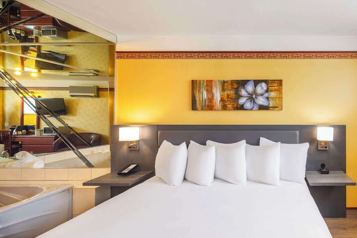 Les Suites de Laviolette an Ascend Collection Hotel