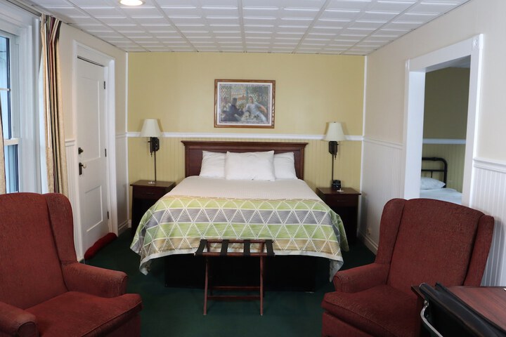 Maple Terrace Motel
