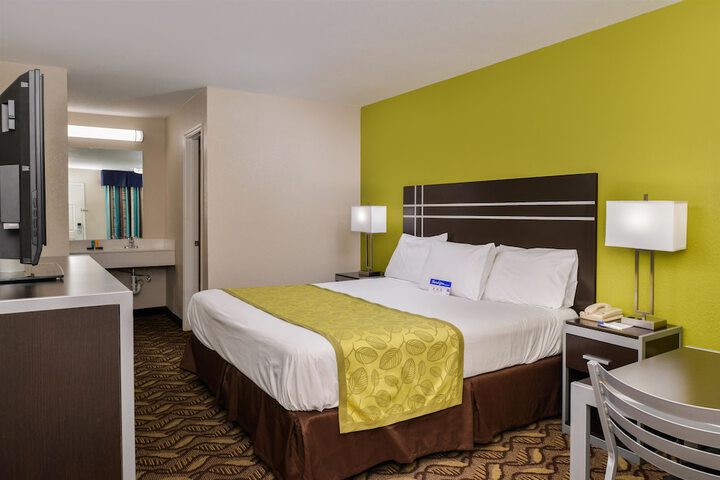 Room 12 of 20