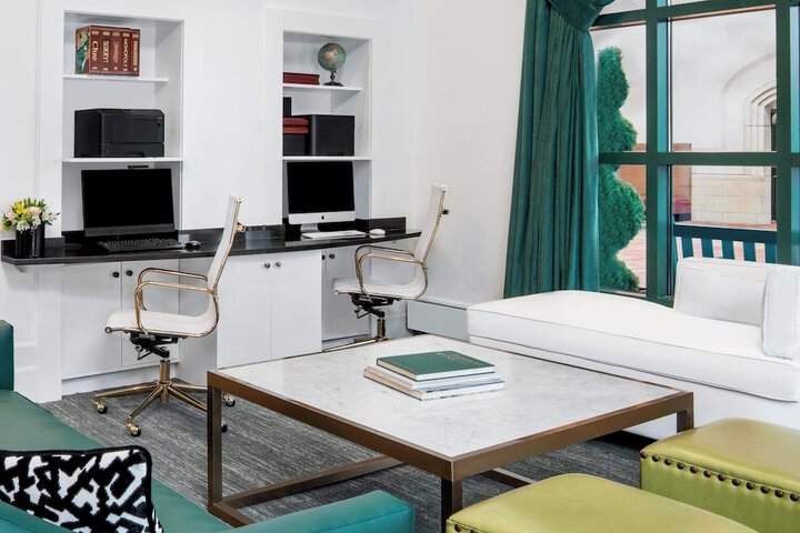 Courtyard by Marriott Stamford Downtown
