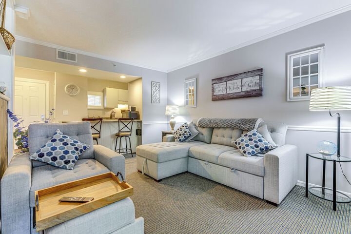 Norwich Vacation Rental w / Golf Course Views!