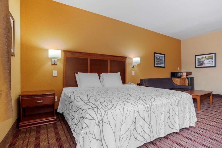 Room 25 of 31