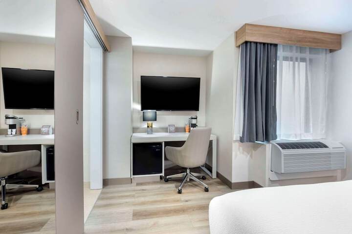 Room 22 of 51