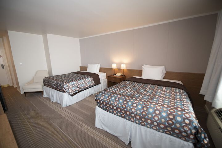 Brookhurst Plaza Inn