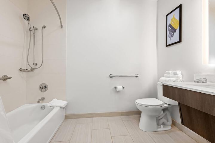 Comfort Inn & Suites River City Decatur