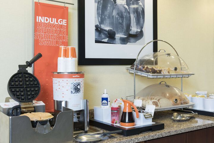 Breakfast/Coffee Service 33 of 40