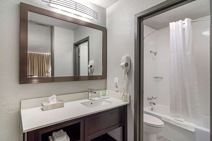 Room 15 of 29