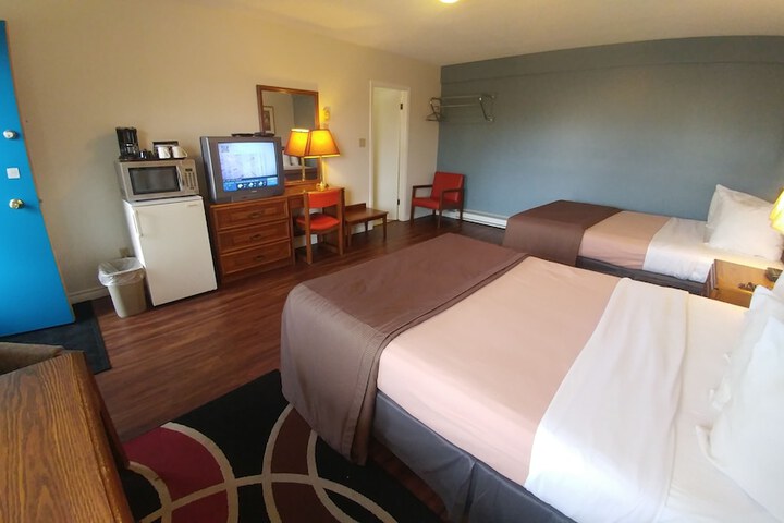 Room 13 of 23