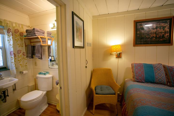 Room 45 of 236
