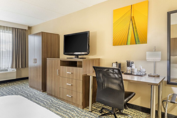 Room 15 of 39