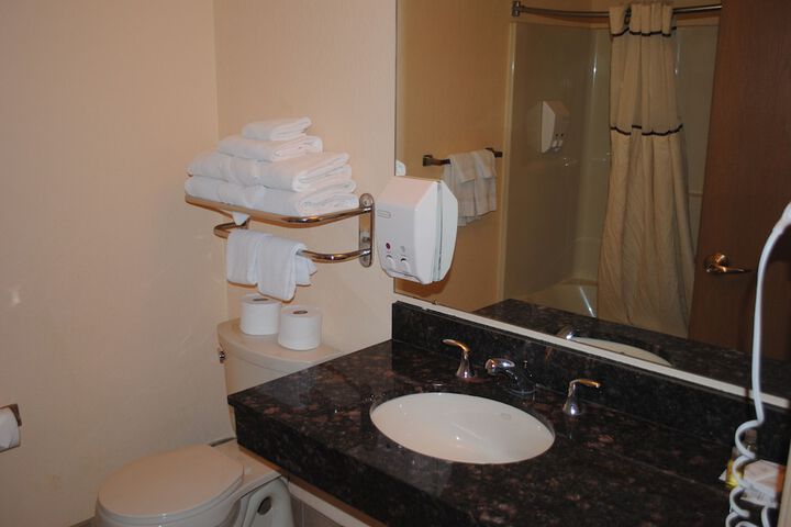 Room 8 of 34