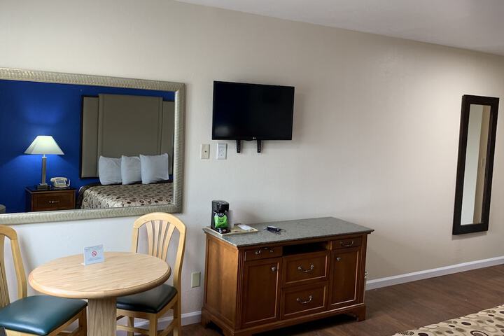 Room 37 of 40