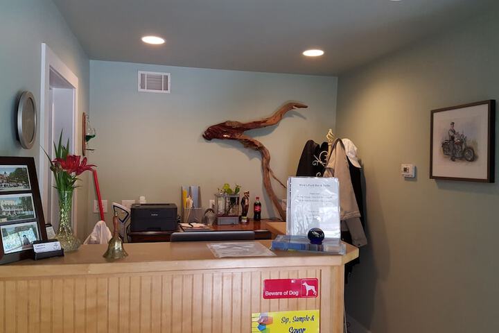 Captains Quarters Motel