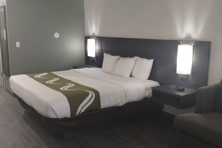 Room 51 of 127