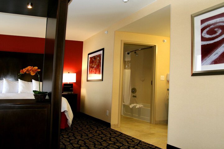 Room 34 of 83