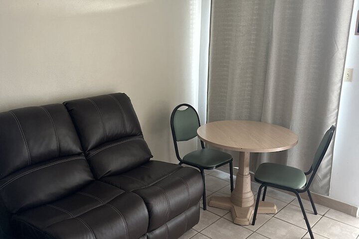 Room 28 of 36