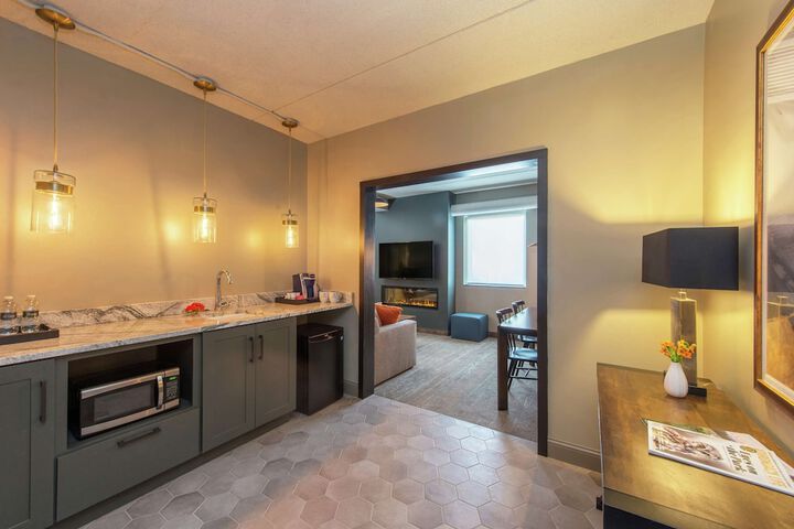 Room 14 of 77