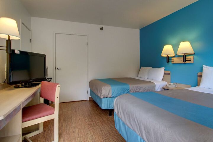 Room 34 of 38