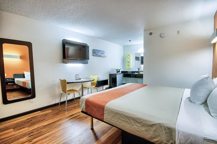 Room 36 of 48