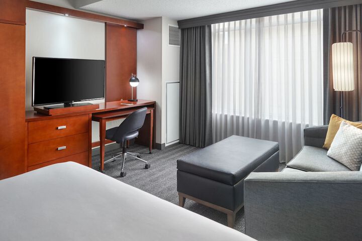 Room 28 of 46