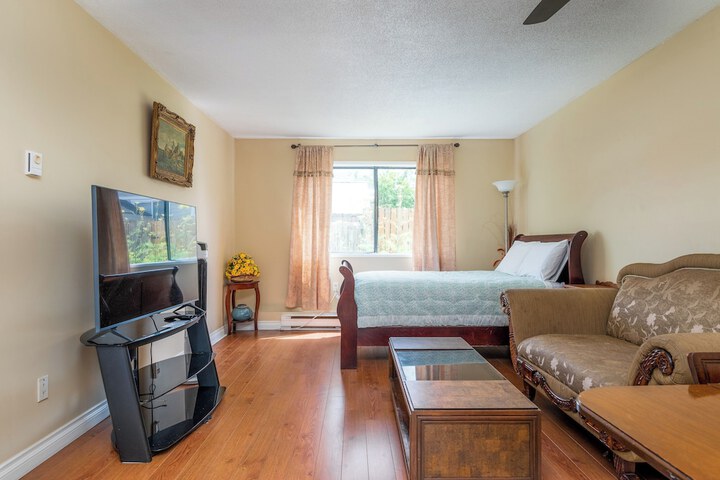 Room 5 of 13