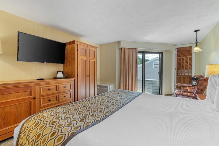 Room 18 of 134