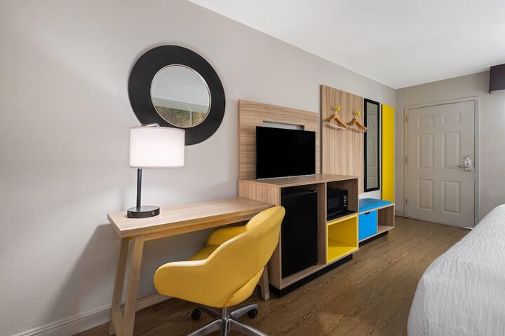 Days Inn by Wyndham Anderson