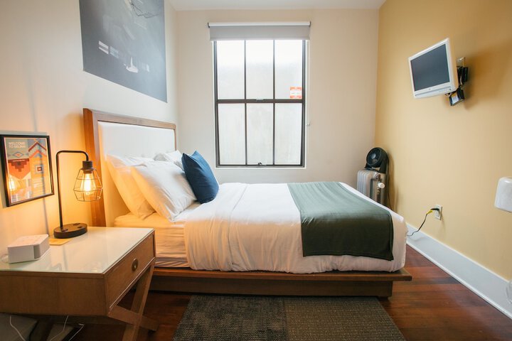 Room 18 of 32