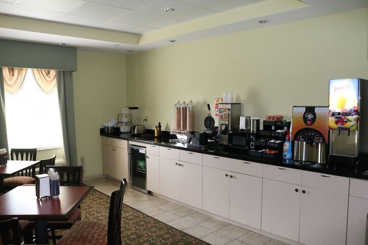 Breakfast/Coffee Service 34 of 36