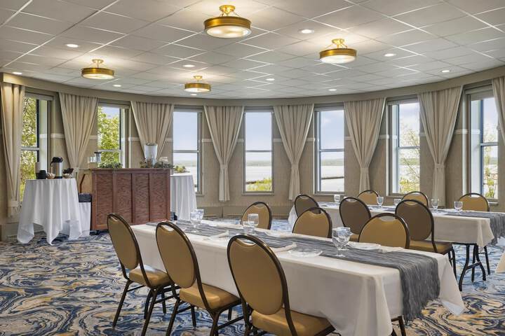 Hotel Chequamegon BW Signature Collection