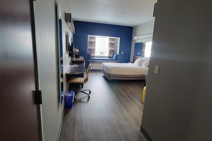 Room 8 of 54