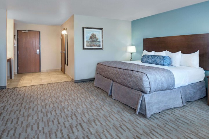Room 17 of 24