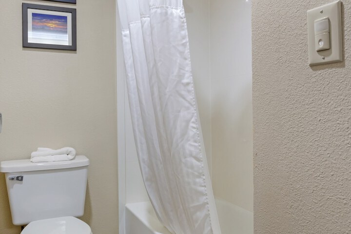 Room 15 of 30