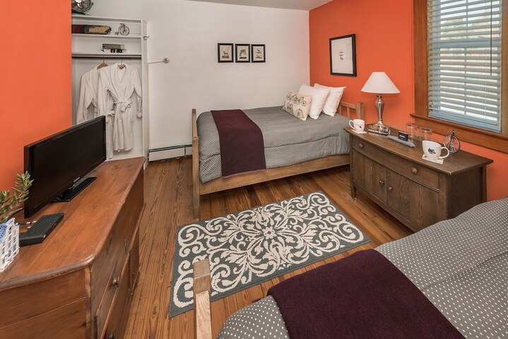 Room 45 of 103