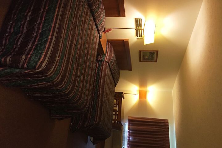 Room 28 of 37