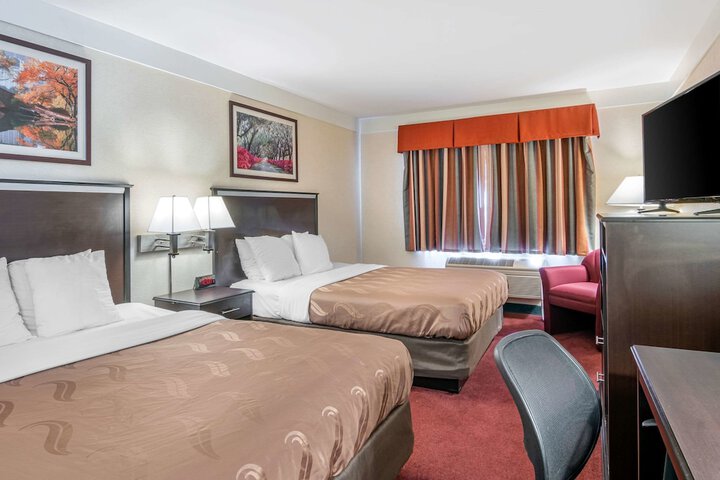 Room 28 of 107