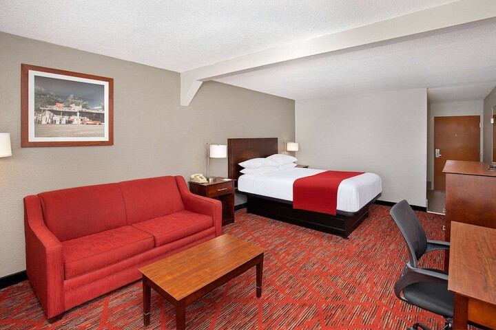 Room 10 of 36