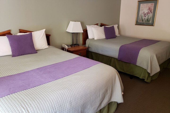 Room 6 of 12