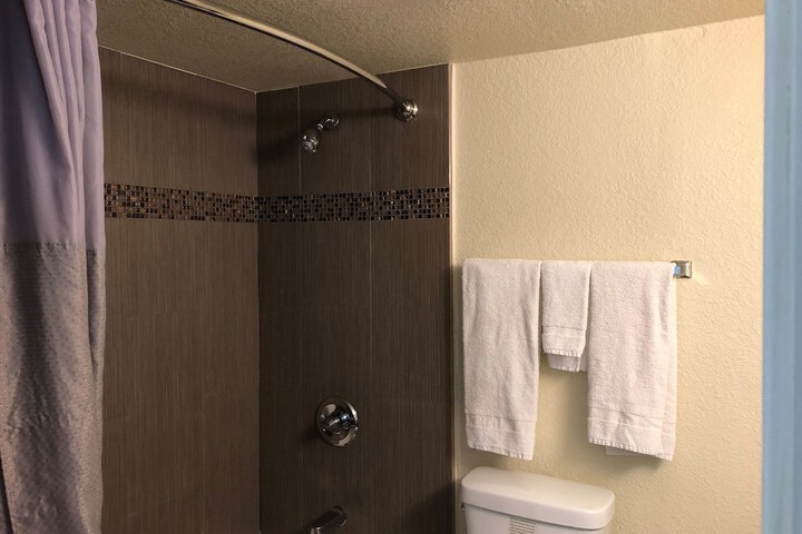 Room 29 of 34