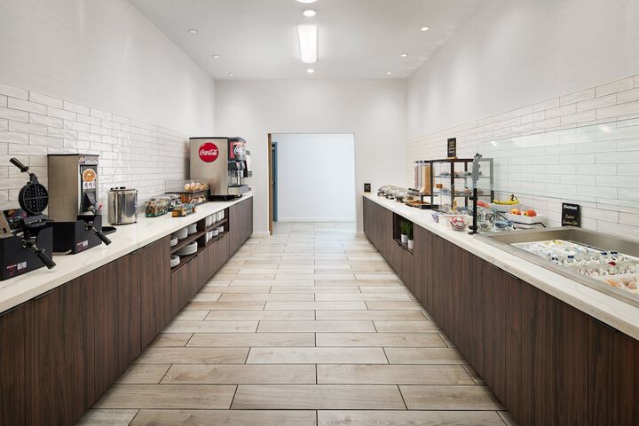 Breakfast/Coffee Service 28 of 31