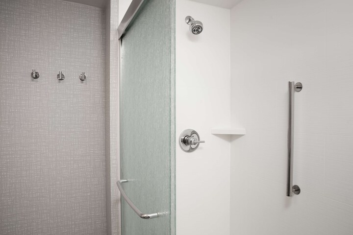 Room 32 of 37