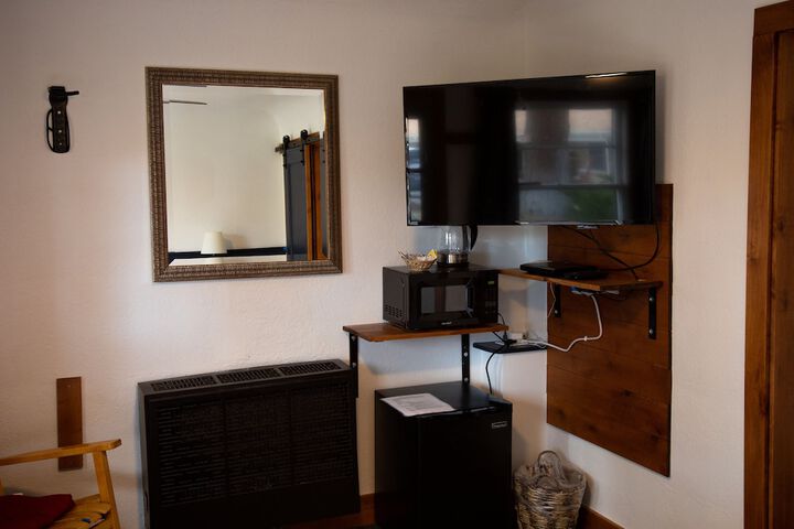 Room 37 of 62
