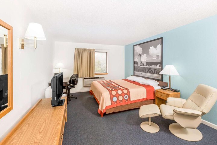 Room 21 of 32