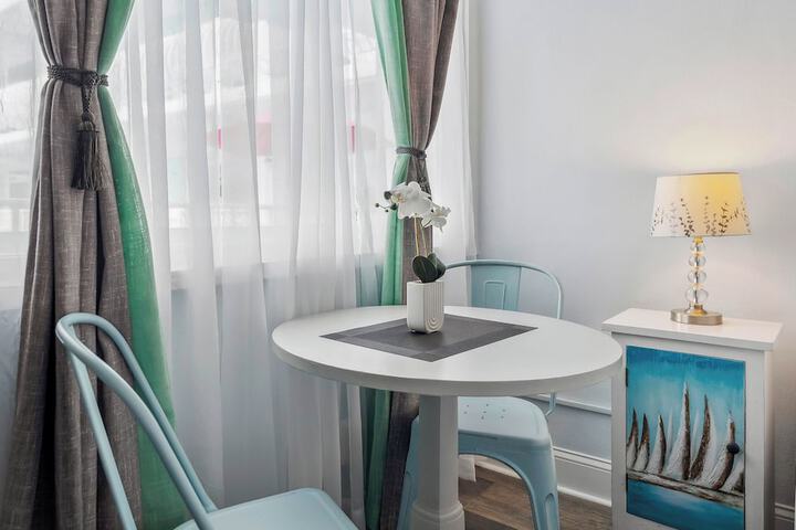 Daytona Inn & Suites