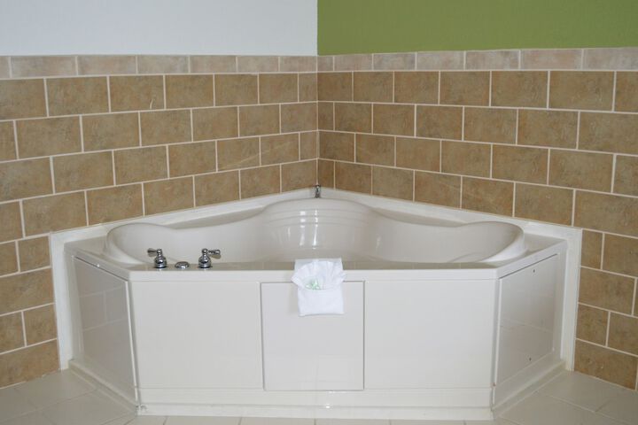 Hot Tub 55 of 56