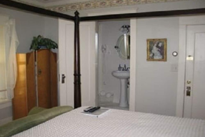 Far View - a Bed & Breakfast Estate