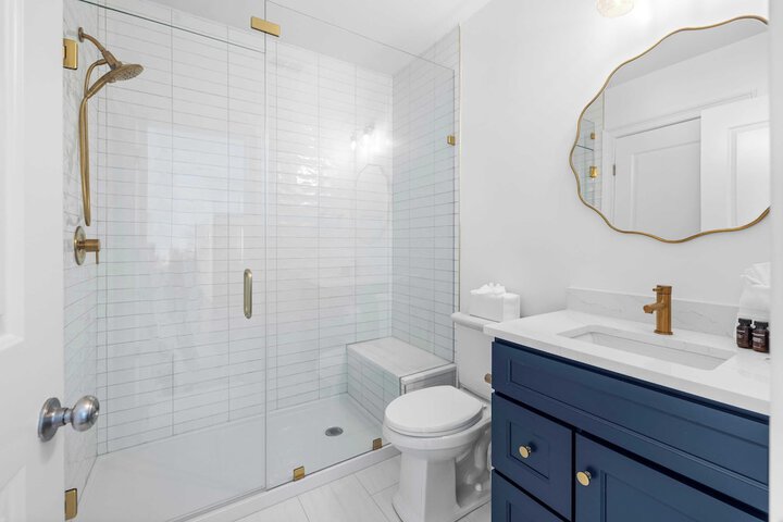 1 Block to Beach Newly Renovated 6bdr w / Rooftop Views Sand Dune by Avantstay