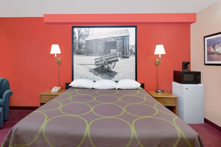 Room 8 of 13