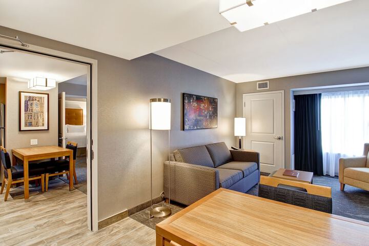 Room 34 of 60