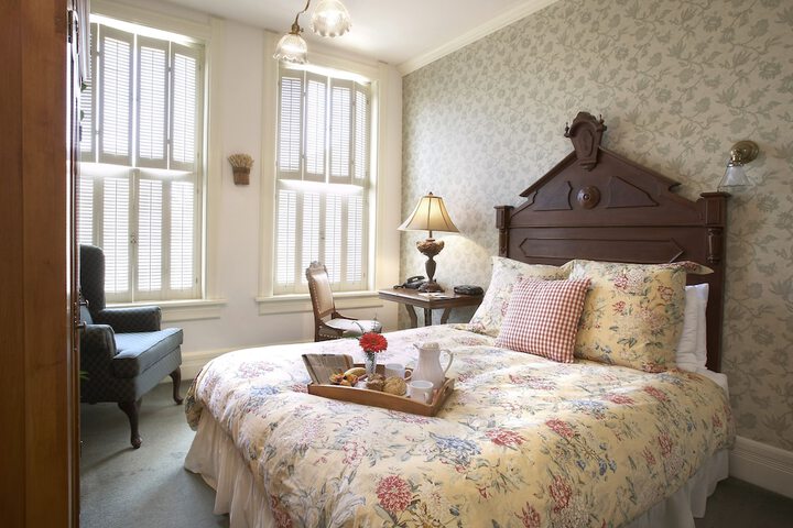 Room 32 of 69